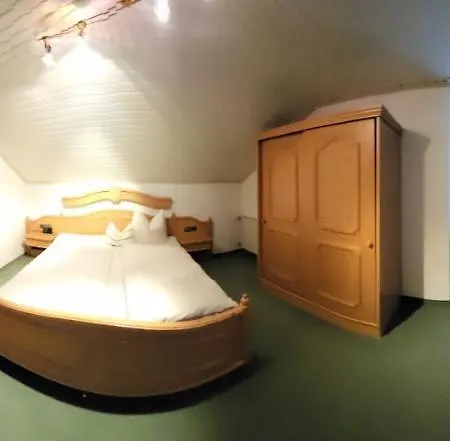 Erd's Hoimatle Oda ve Kahvaltı Jungholz