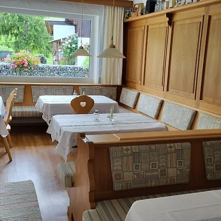 Erd's Hoimatle Bed & Breakfast *