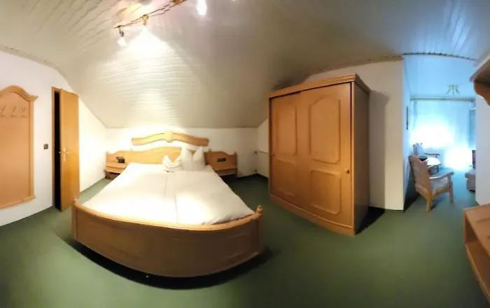 Erd´s Hoimatle 住宿加早餐酒店 容霍尔茨